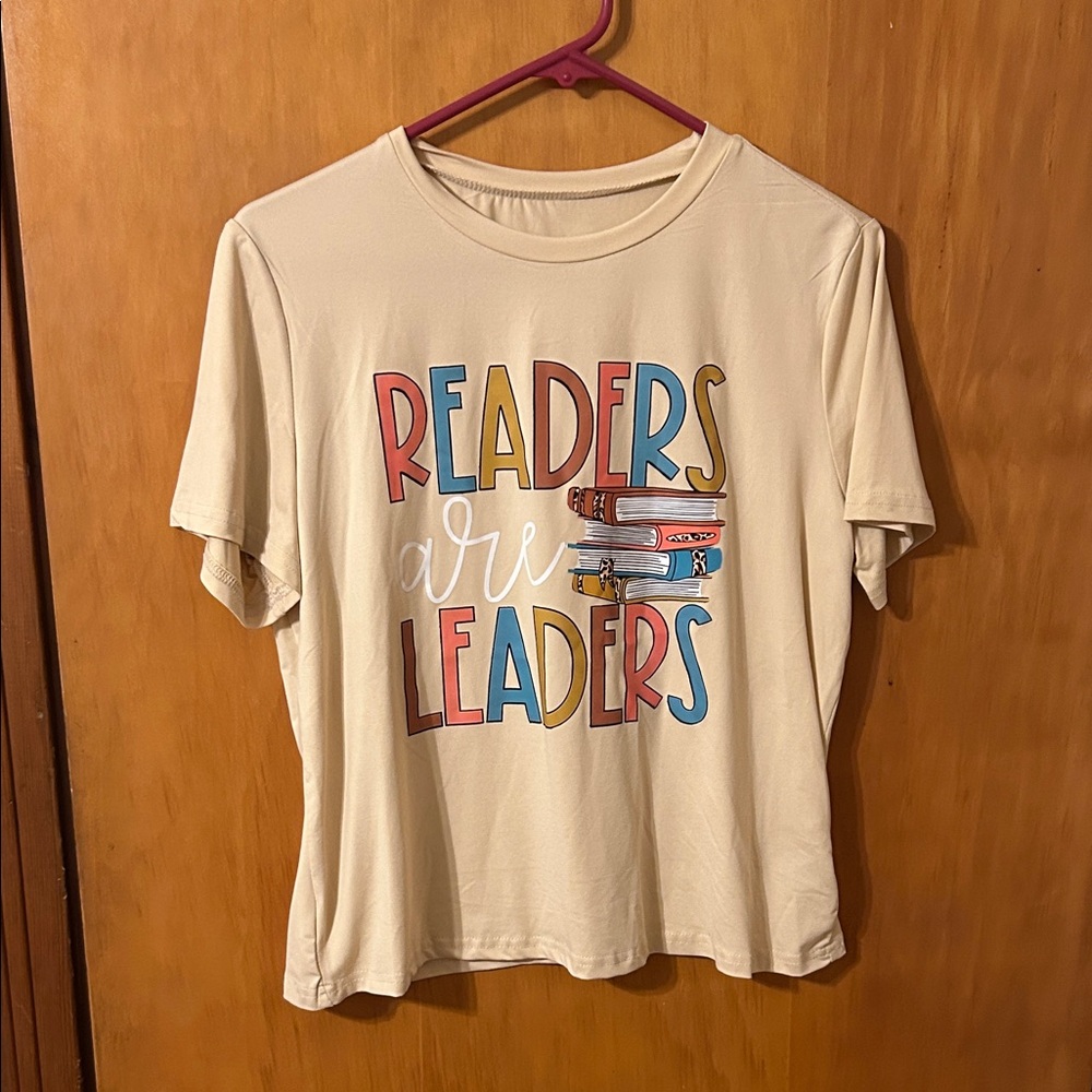 Cream Graphic Tee - Readers Are Leaders